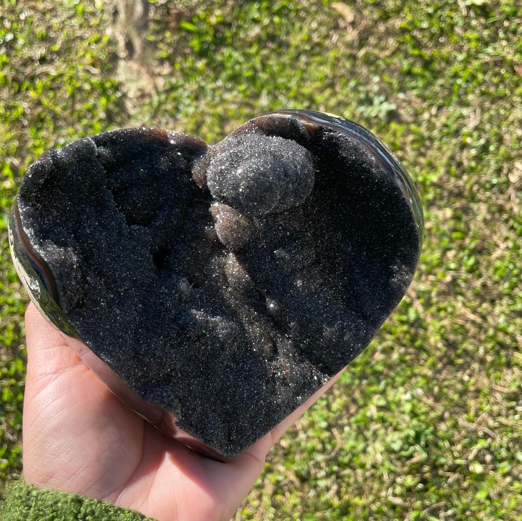 AGATE HEART SHAPED STONE WITH GEODE ON METAL STAND - ALURA STONE