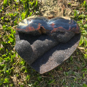 AGATE HEART SHAPED STONE WITH GEODE ON METAL STAND - ALURA STONE